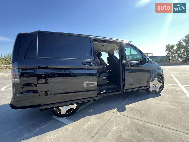 Мінівен Mercedes-Benz V-Class 2016 в Києві