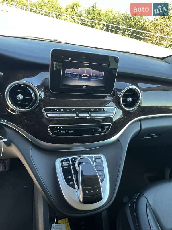 Мінівен Mercedes-Benz V-Class 2016 в Києві