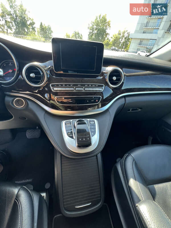 Мінівен Mercedes-Benz V-Class 2016 в Києві