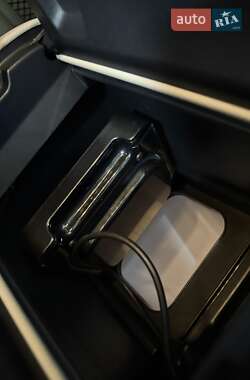 Минивэн Mercedes-Benz V-Class 2019 в 