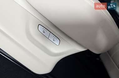Минивэн Mercedes-Benz V-Class 2019 в 