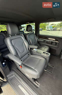 Минивэн Mercedes-Benz V-Class 2023 в 