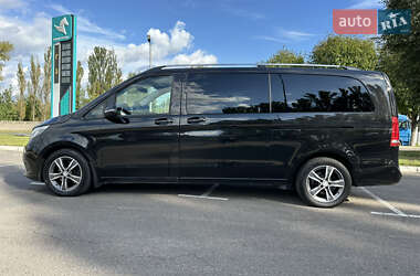 Минивэн Mercedes-Benz V-Class 2017 в 