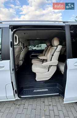 Мінівен Mercedes-Benz V-Class 2016 в  фото 2 Мінівен Mercedes-Benz V-Class 2016 в