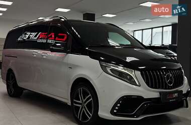 Минивэн Mercedes-Benz V-Class 2015 в 
