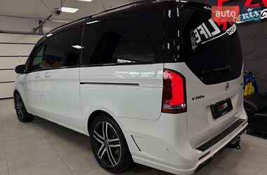 Минивэн Mercedes-Benz V-Class 2015 в 