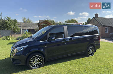 Минивэн Mercedes-Benz V-Class 2016 в 