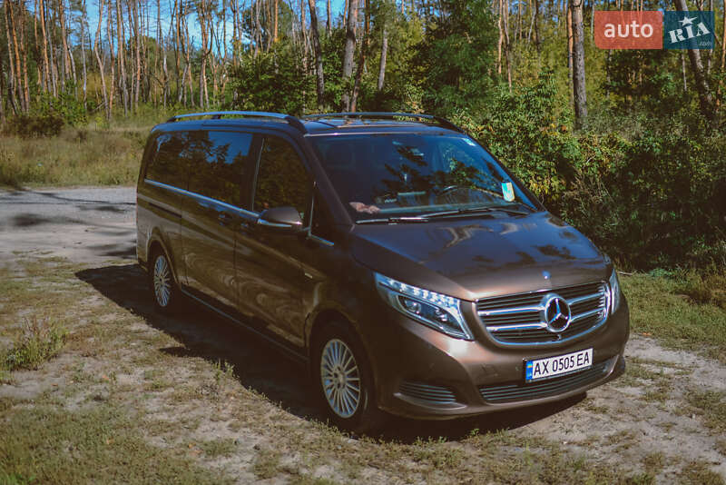 Минивэн Mercedes-Benz V-Class 2016 в 