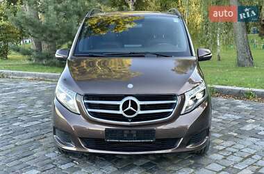 Минивэн Mercedes-Benz V-Class 2016 в 