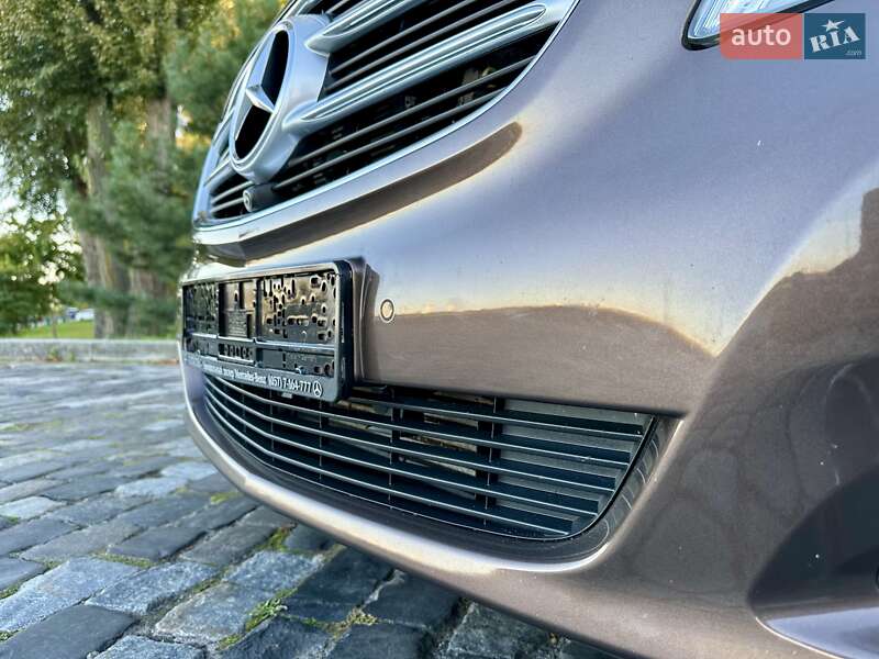 Мінівен Mercedes-Benz V-Class 2016 в Києві