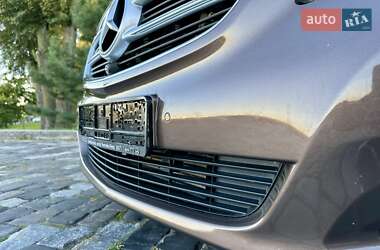 Минивэн Mercedes-Benz V-Class 2016 в 