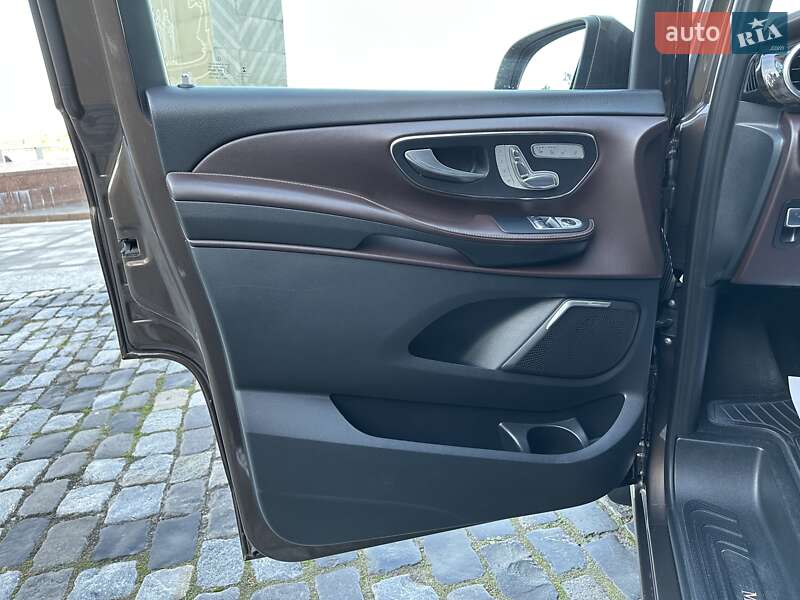 Мінівен Mercedes-Benz V-Class 2016 в Києві