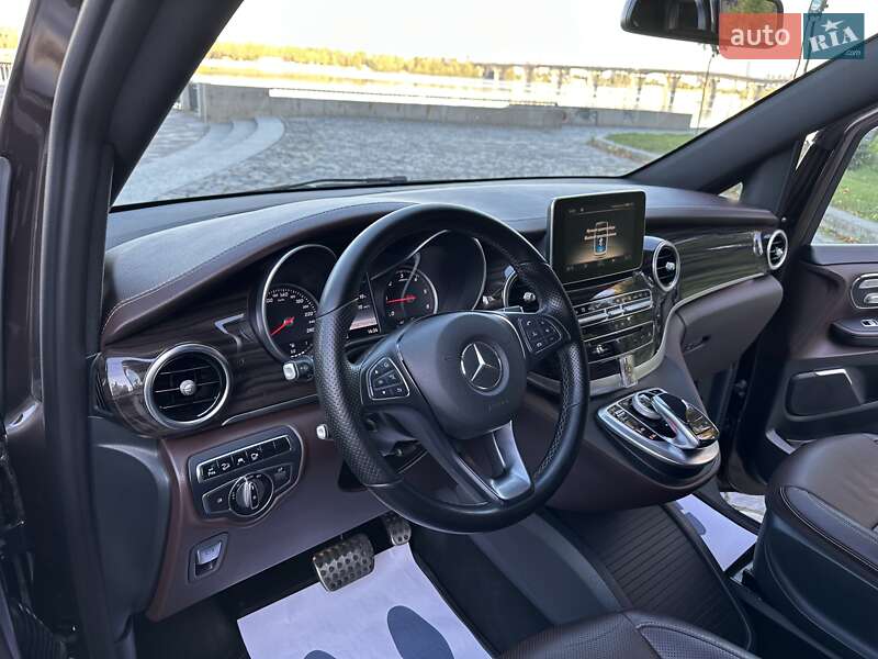 Мінівен Mercedes-Benz V-Class 2016 в Києві