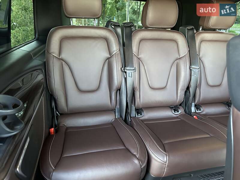 Мінівен Mercedes-Benz V-Class 2016 в Києві