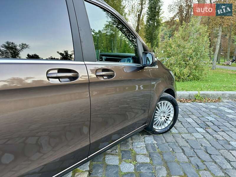 Мінівен Mercedes-Benz V-Class 2016 в Києві