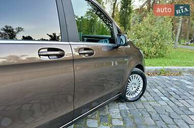 Минивэн Mercedes-Benz V-Class 2016 в 