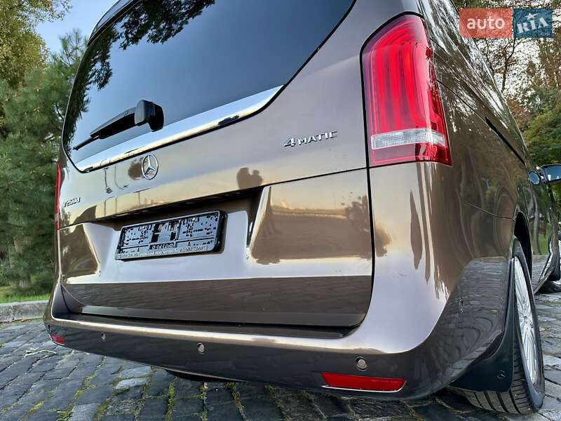 Мінівен Mercedes-Benz V-Class 2016 в Києві