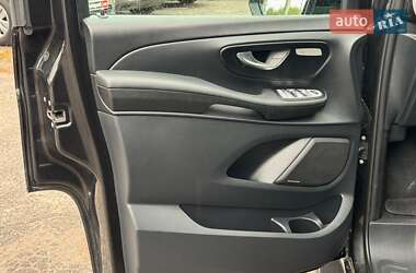 Минивэн Mercedes-Benz V-Class 2018 в 