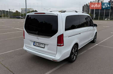 Минивэн Mercedes-Benz V-Class 2016 в 