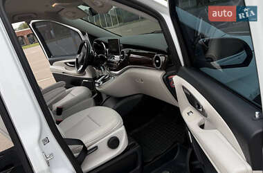 Минивэн Mercedes-Benz V-Class 2016 в 