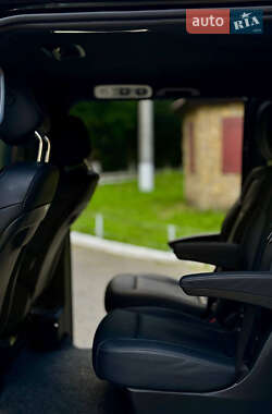 Минивэн Mercedes-Benz V-Class 2018 в 