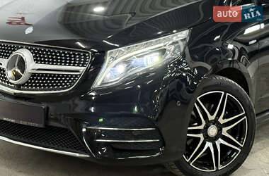 Мінівен Mercedes-Benz V-Class 2017 в  фото 17 Мінівен Mercedes-Benz V-Class 2017 в