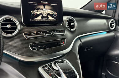 Мінівен Mercedes-Benz V-Class 2017 в  фото 34 Мінівен Mercedes-Benz V-Class 2017 в