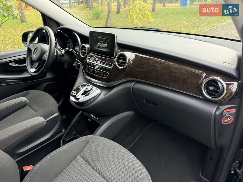 Минивэн Mercedes-Benz V-Class 2017 в Киеве
