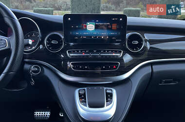 Минивэн Mercedes-Benz V-Class 2021 в  фото 29 Минивэн Mercedes-Benz V-Class 2021 в