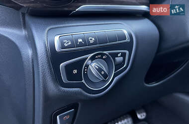 Минивэн Mercedes-Benz V-Class 2021 в  фото 40 Минивэн Mercedes-Benz V-Class 2021 в