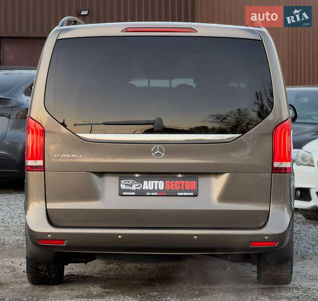 Минивэн Mercedes-Benz V-Class 2017 в Харькове фото 9 Минивэн Mercedes-Benz V-Class 2017 в Харькове