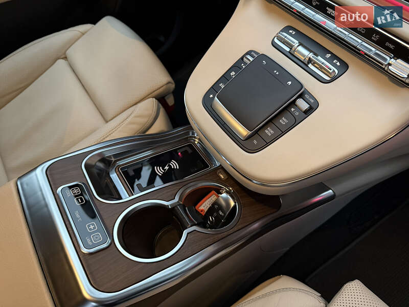 Минивэн Mercedes-Benz V-Class 2025 в Киеве
