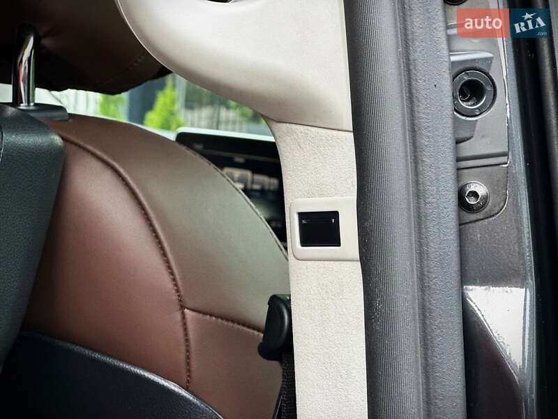 Мінівен Mercedes-Benz V-Class 2019 в Києві фото 44 Мінівен Mercedes-Benz V-Class 2019 в Києві