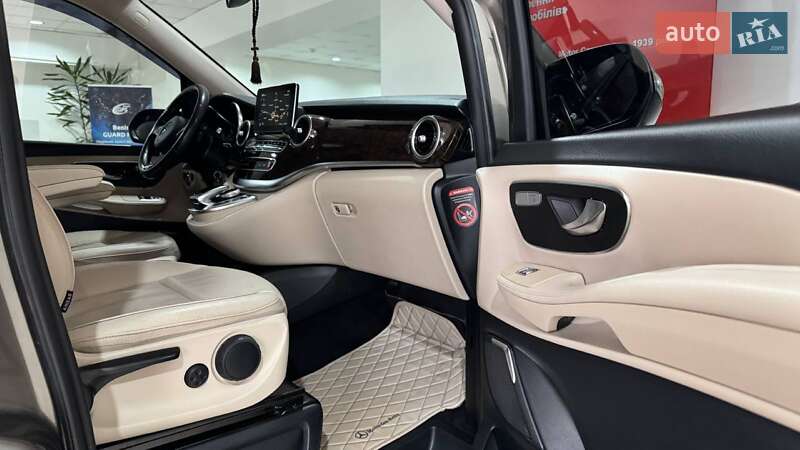 Минивэн Mercedes-Benz V-Class 2015 в Ужгороде