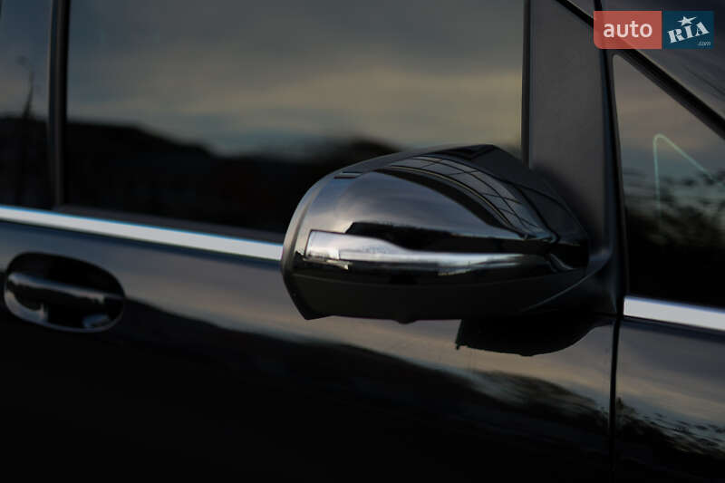 Минивэн Mercedes-Benz V-Class 2021 в Киеве