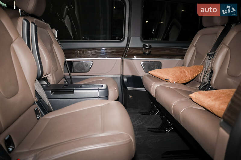 Минивэн Mercedes-Benz V-Class 2021 в Киеве