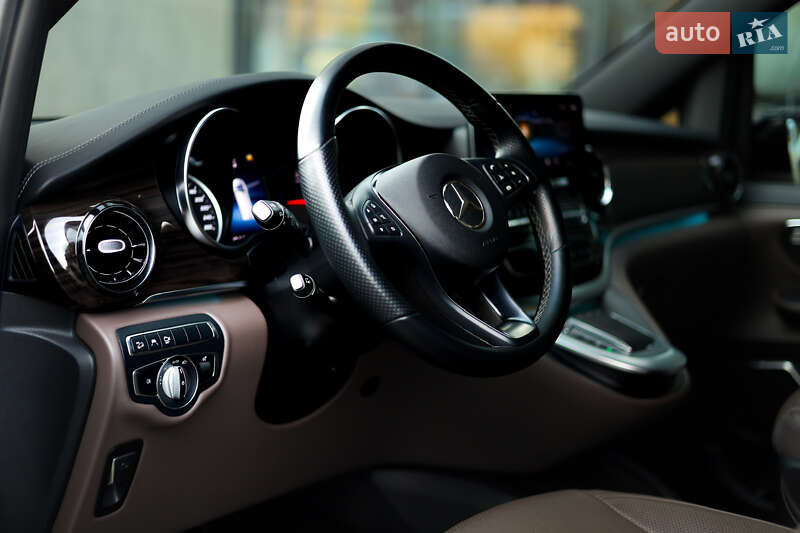 Минивэн Mercedes-Benz V-Class 2021 в Киеве