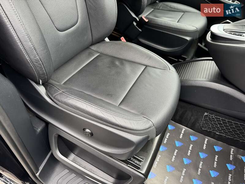 Мінівен Mercedes-Benz V-Class 2021 в Рівному