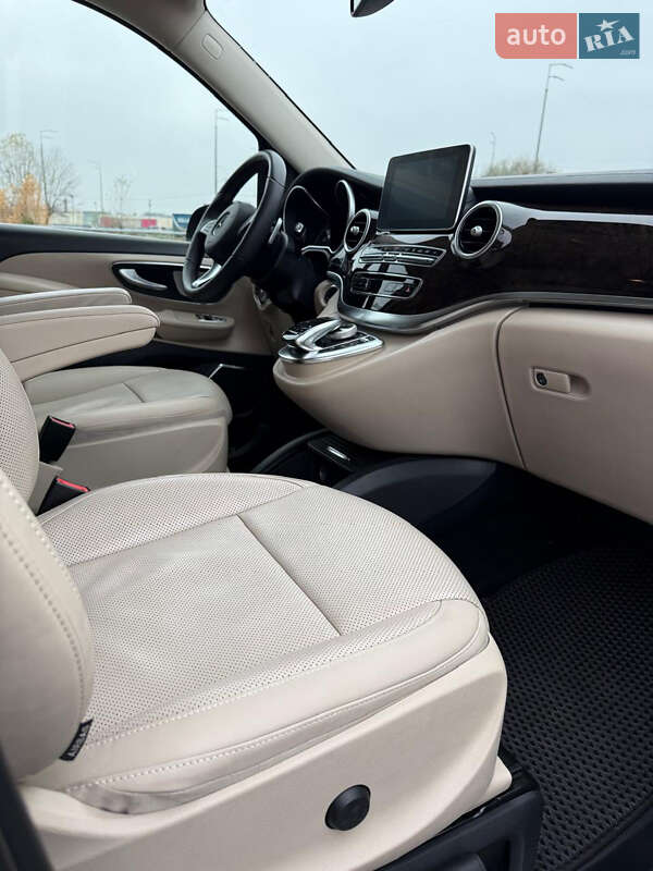 Минивэн Mercedes-Benz V-Class 2015 в Киеве