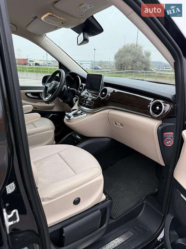 Минивэн Mercedes-Benz V-Class 2015 в Киеве