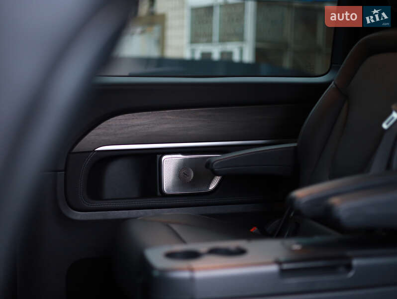 Минивэн Mercedes-Benz V-Class 2024 в Киеве