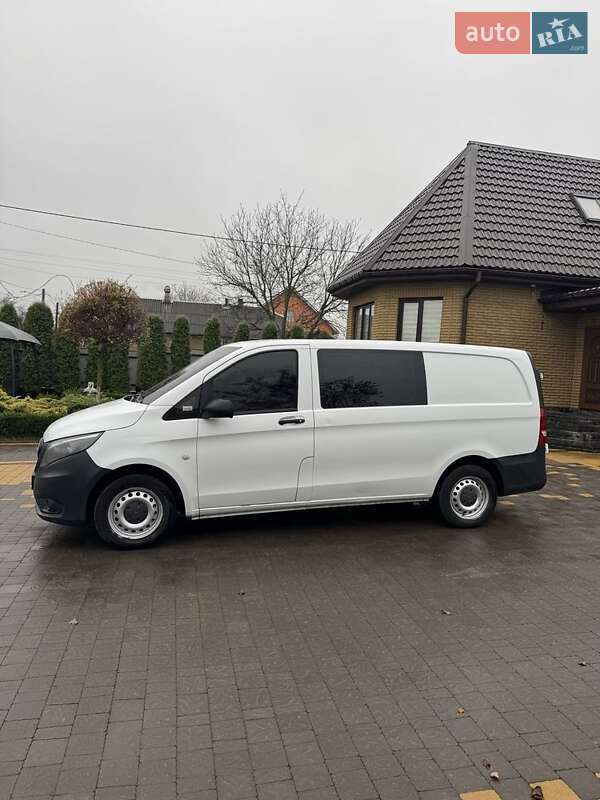 Мінівен Mercedes-Benz V-Class 2015 в Києві