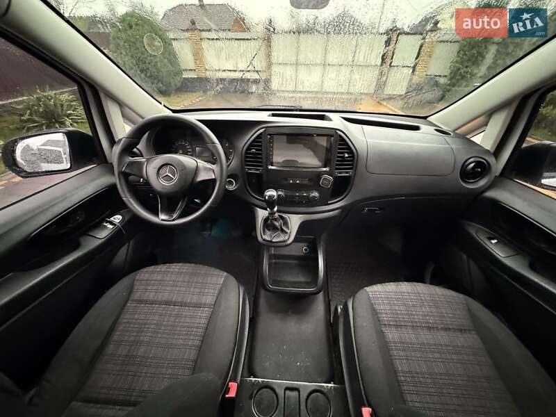 Мінівен Mercedes-Benz V-Class 2015 в Києві