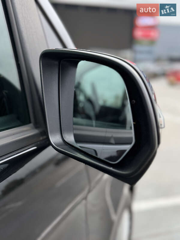 Минивэн Mercedes-Benz V-Class 2018 в Киеве фото 15 Минивэн Mercedes-Benz V-Class 2018 в Киеве