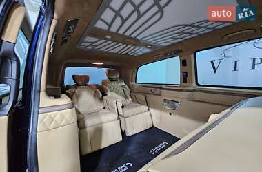 Минивэн Mercedes-Benz V-Class 2022 в Киеве