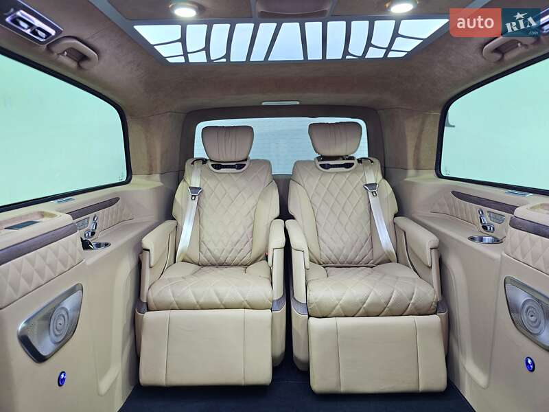 Мінівен Mercedes-Benz V-Class 2022 в Києві
