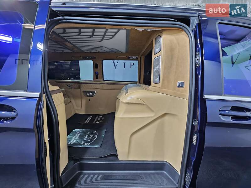 Мінівен Mercedes-Benz V-Class 2022 в Києві