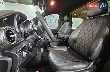 Минивэн Mercedes-Benz V-Class 2022 в Киеве