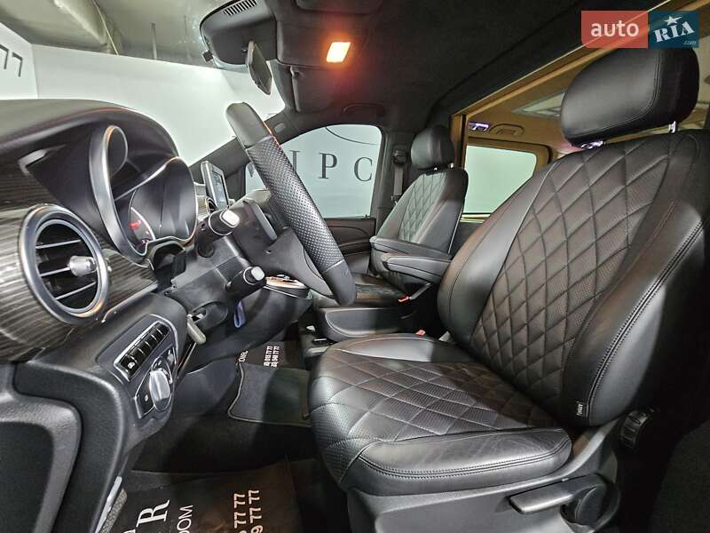 Мінівен Mercedes-Benz V-Class 2022 в Києві