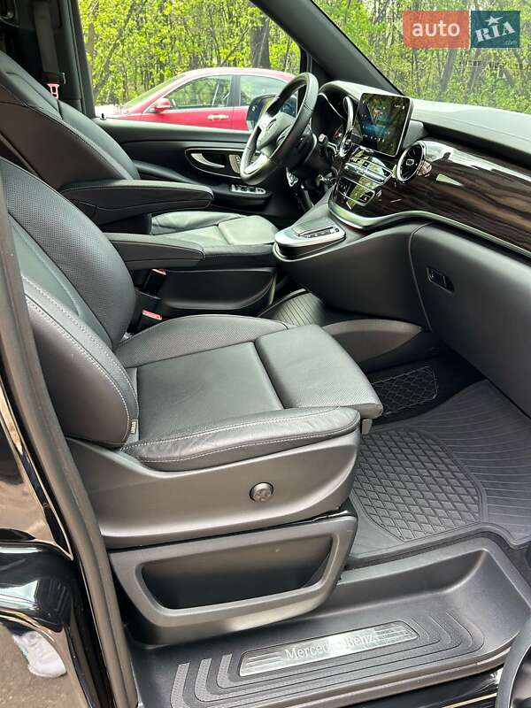 Мінівен Mercedes-Benz V-Class 2022 в Києві